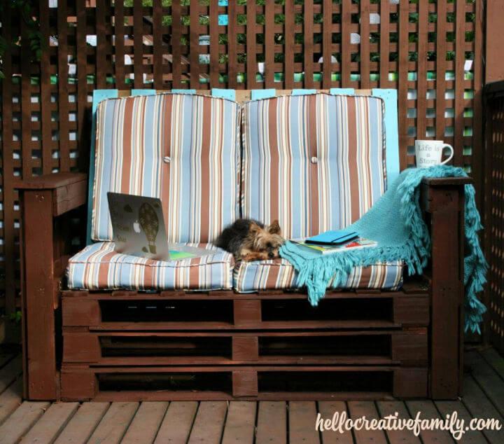 DIY Outdoor Pallet Couch