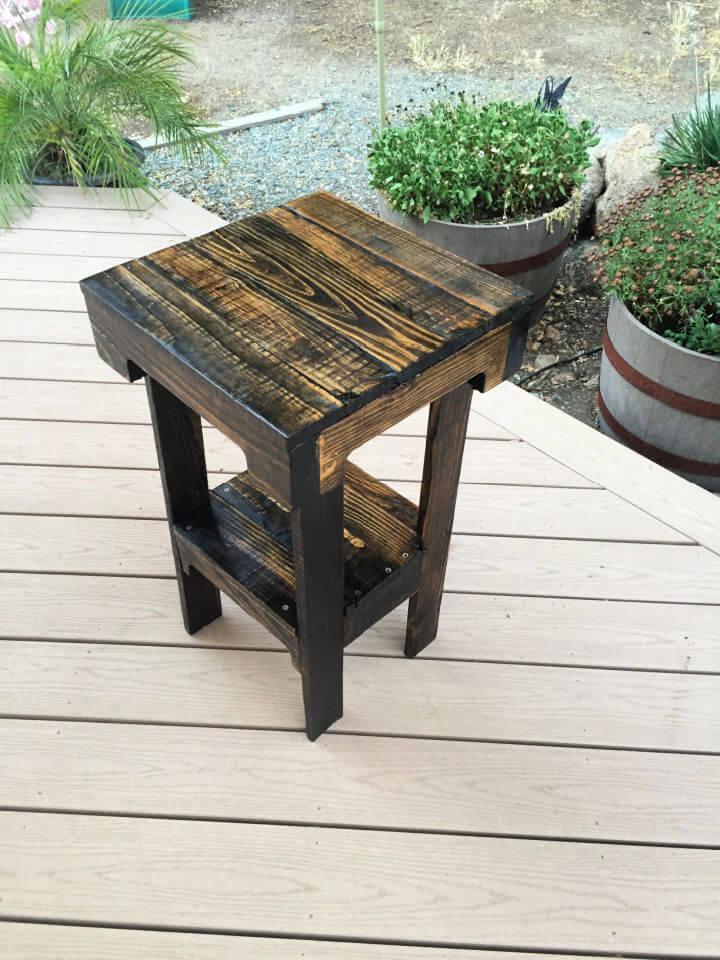 DIY Pallet End Table