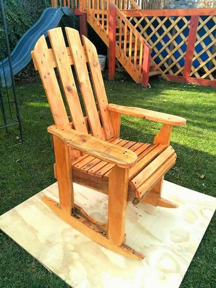 DIY Wood Pallet Rocking Chair