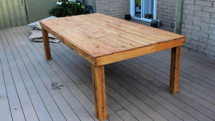 How to Build a Pallet Table