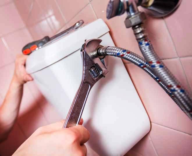 How to Repair a Leaky Toilet by Yourself