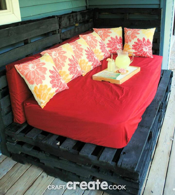 Outdoor Pallet Furniture