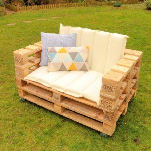 Pallet Bench for Garden