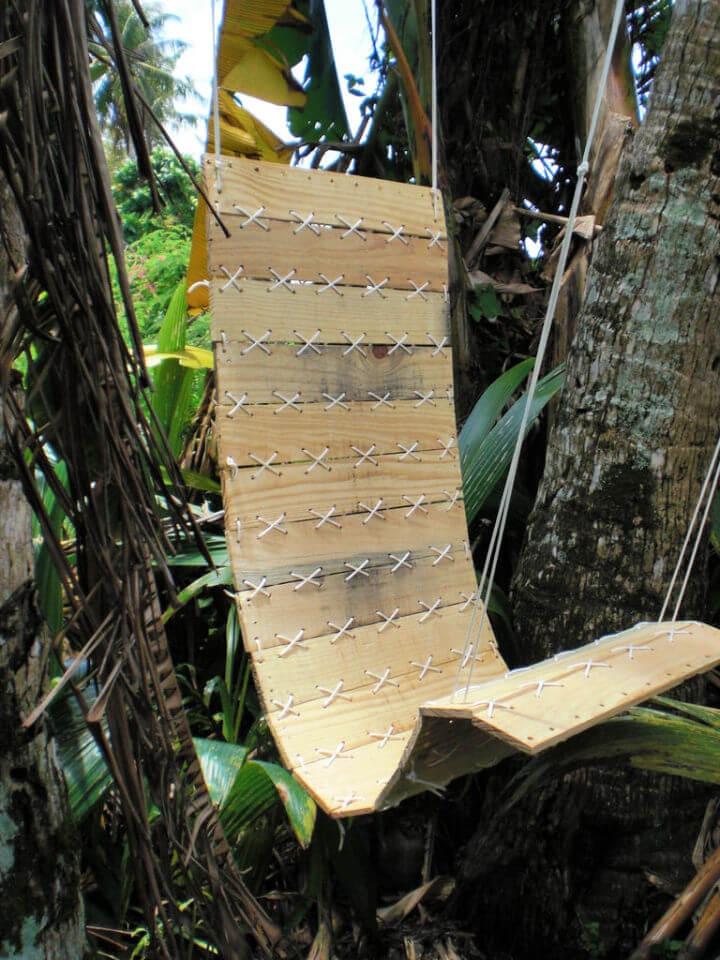 Paracord Laced Pallet Hanging Chair