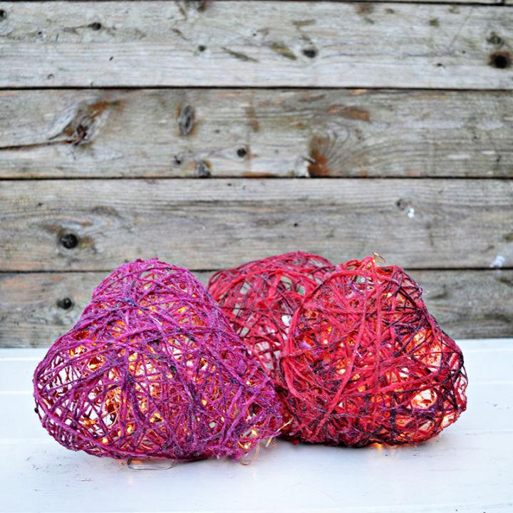 Yarn Valentines Light Decoration