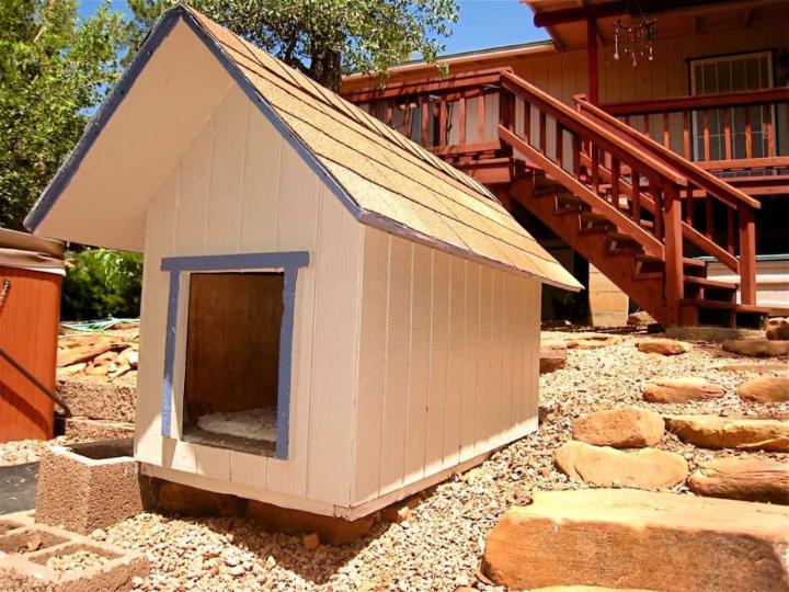 Build a Doghouse from Pallets