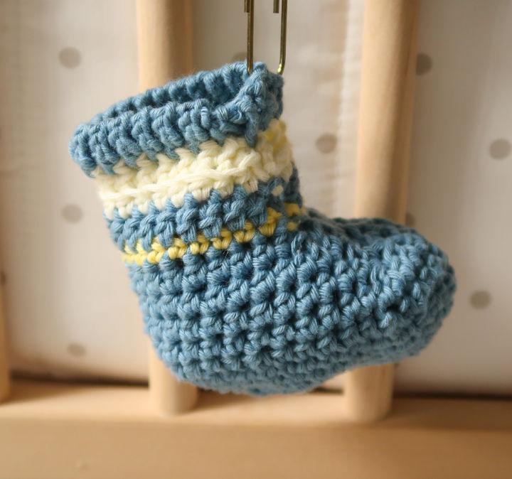 ADULT BABY BOOTIES CROCHET ONE SIZE FITS ALL BLUE WITH PINK TRIM & WHITE SOLES 