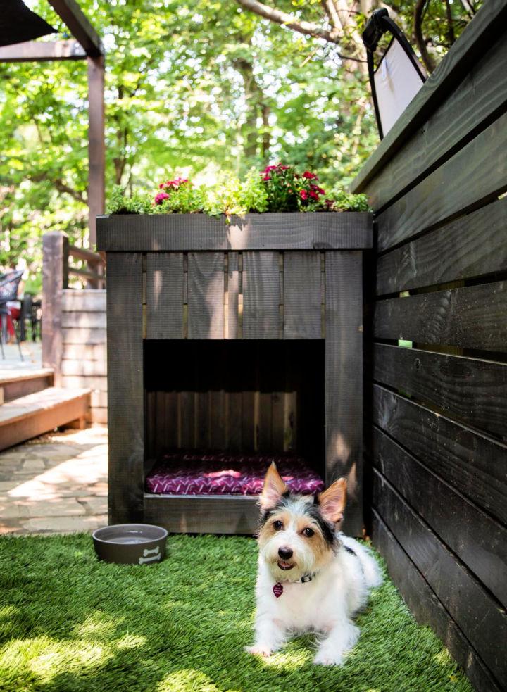 DIY Pallet Dog House