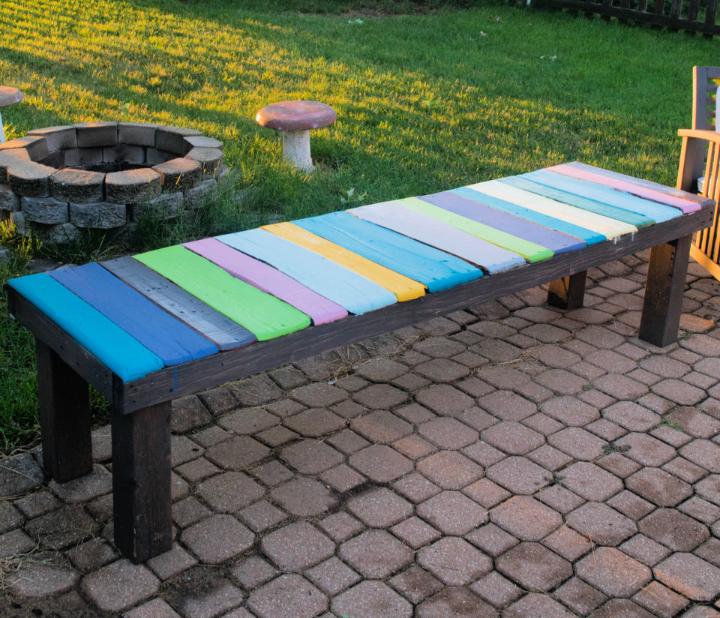 Easy to Make Wood Pallet Bench