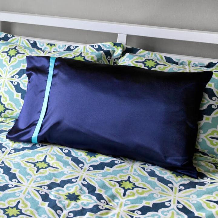 Make a Roll Up Pillowcase