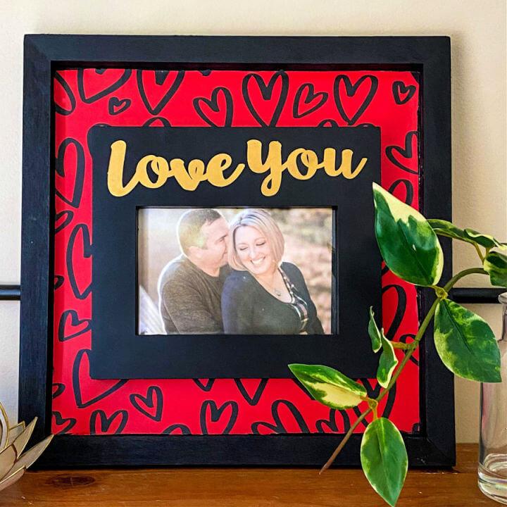 Make a Valentine Picture Frame