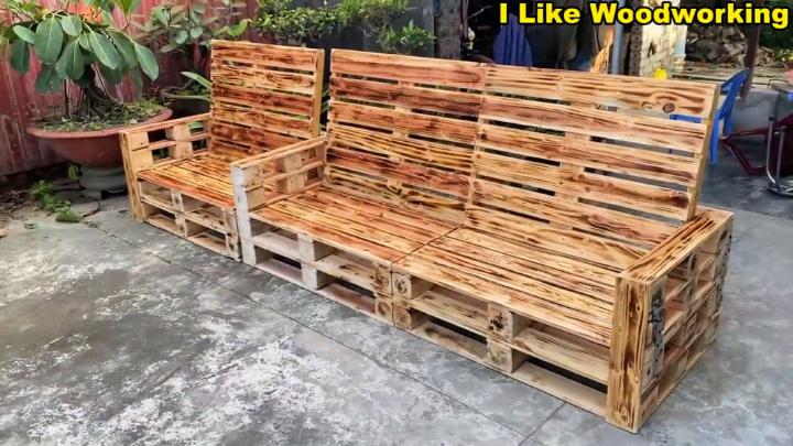 Outdoor Bench from Pallets