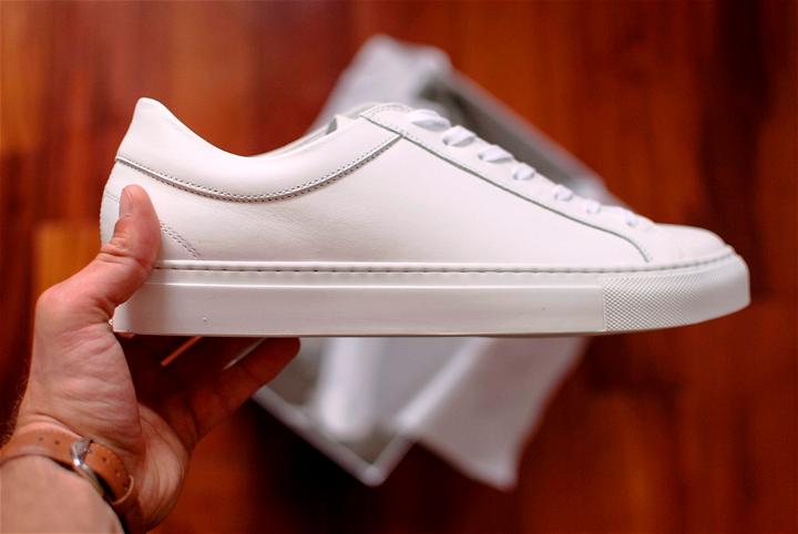 3 Tips For Decorating Plain White Sneakers For The Fall 