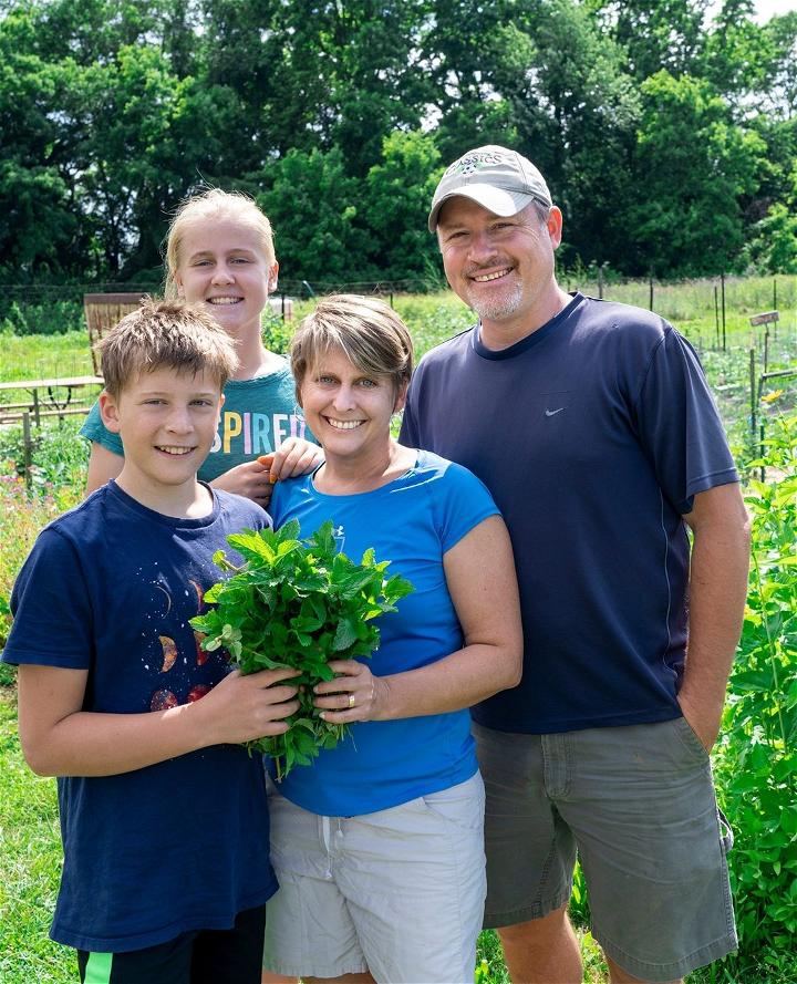 Gardening Helps us Connect with Other People