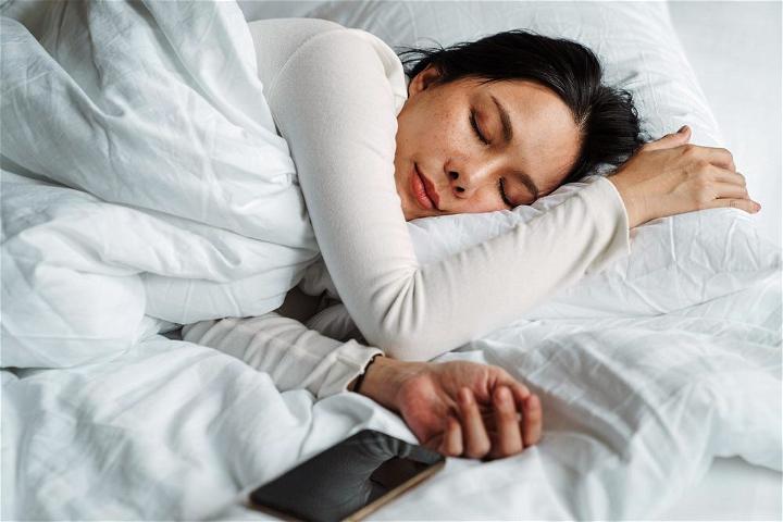 See These 6 Useful Hacks For a Good Nights Sleep